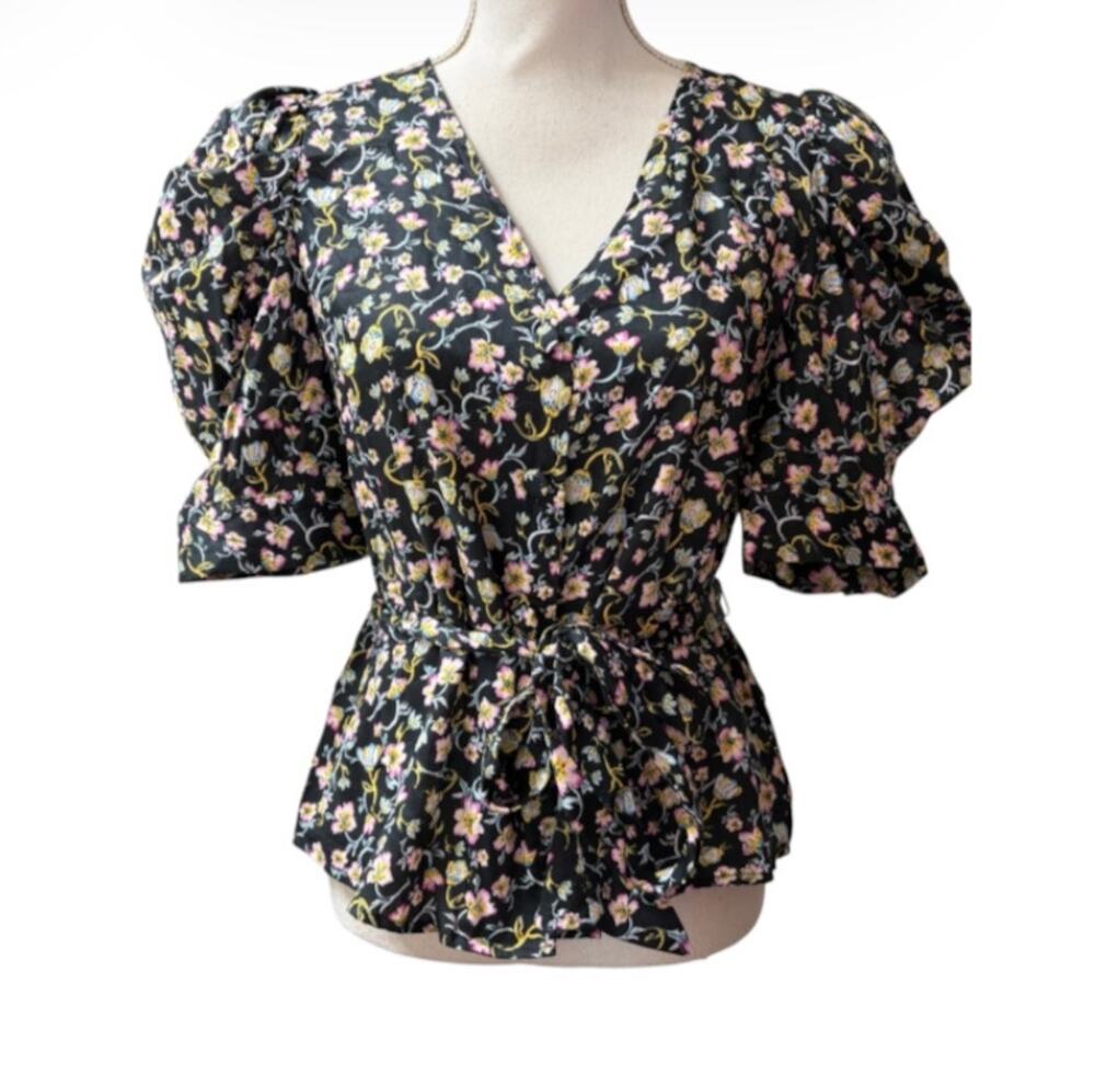 Who What Wear Women's Size Medium M Black Flutter Puff Sleeve Floral Blouse Top